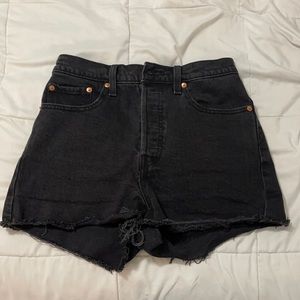 Levi’s Ribcage Shorts